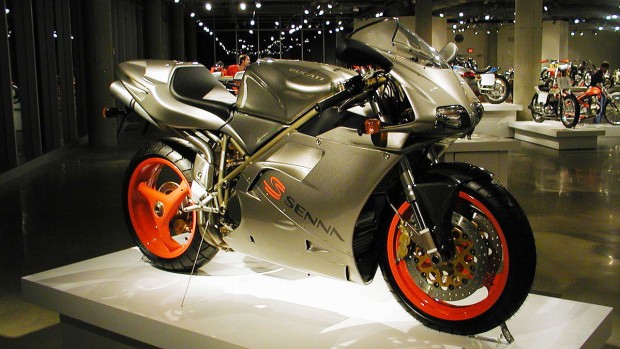 1200px-Ducati_916_Senna