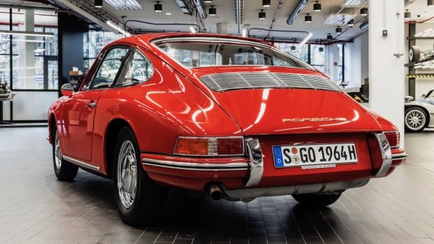 high_911_barn_find_2017_porsche_ag (10)