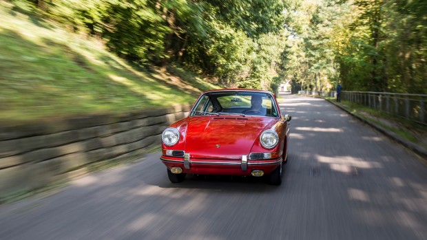 high_911_barn_find_2017_porsche_ag (12)