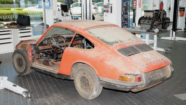 high_911_barn_find_2017_porsche_ag