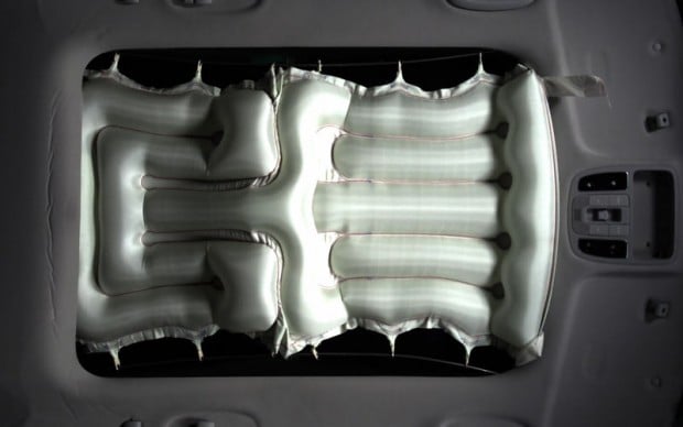 Hyundai-Sunroof-Airbag-1