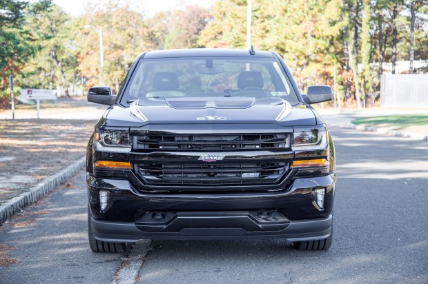 2018-chevrolet-yenkosc-silverado-1500-exterior-front-view