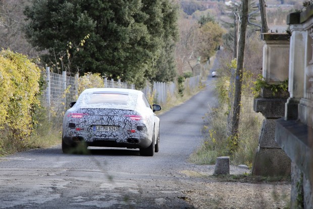 Mercedes-AMG viertüriger GT auf Entwicklungsfahrt