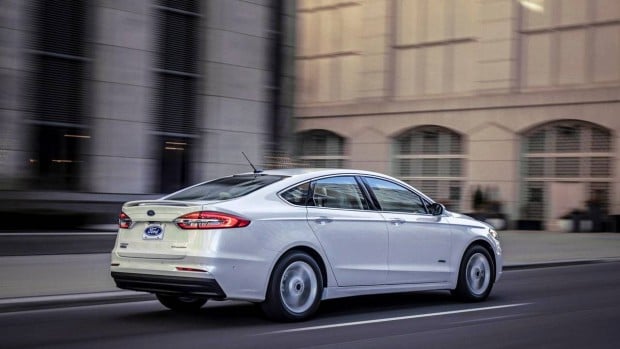 2019-ford-fusion-1