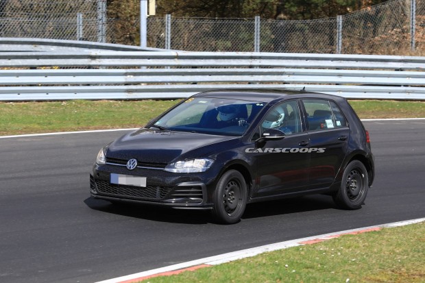 vw-golf-8-test-mule-spy-2-1