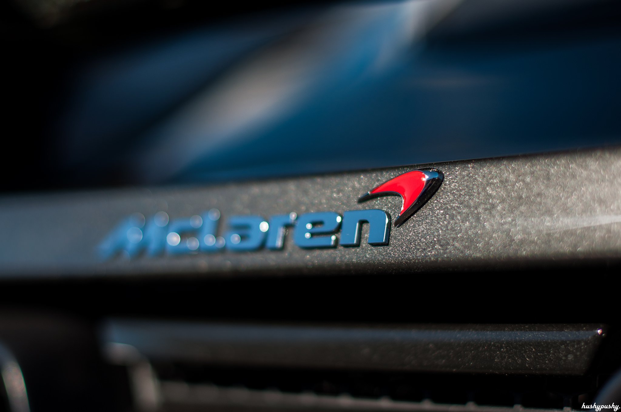 Mclaren-logo-red-swoosh