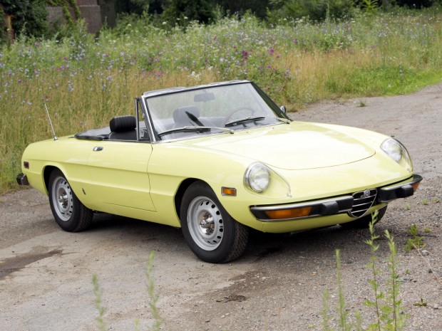 alfa_romeo_2000_spider_veloce_us-spec_9