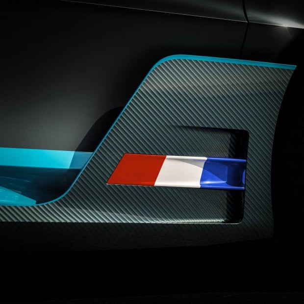 d18361fd-bugatti-divo-teaser-1