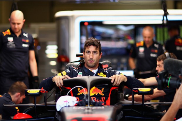 1cfe33fa-daniel-ricciardo-renault-1