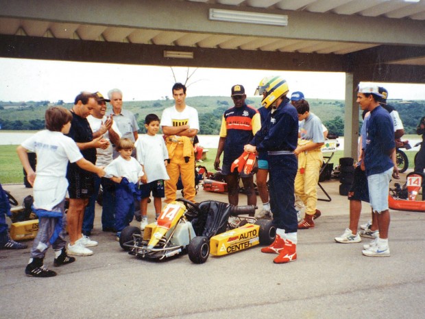 366aeba8-ayrton-senna-kart-07