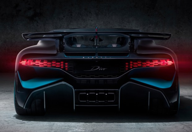 bugatti_divo_1_02ff031909f506d4