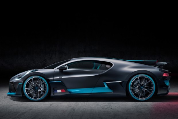 bugatti_divo_9_01a200960c8b085d