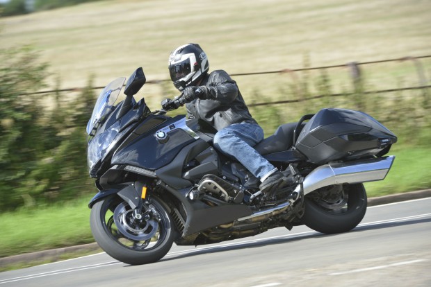 BMW K1600 B LE action