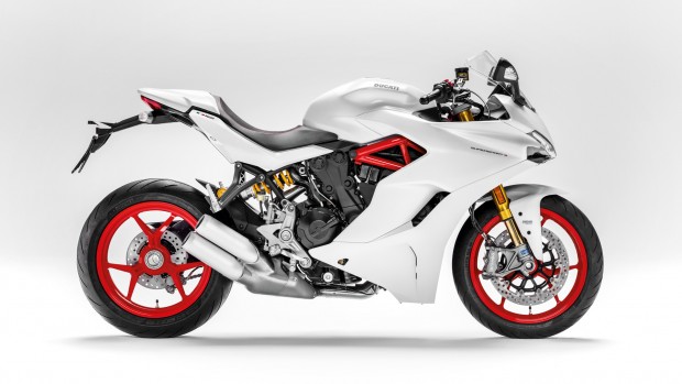 Supersport-S-MY18-White-41-Slider-Gallery-1920x1080