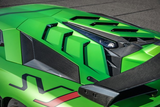 lamborghini_aventador_svj_green_detail_01