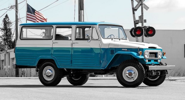 1967ToyotaLandCruiserFJ45LVCapriBlueWhiteFJ45-26319_001