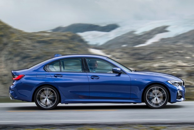 bmw_330i_m_sport_783_04b803ca070704b1