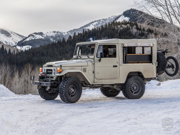 image_5a6609f50c38a_1981 FJ43 103467 Dune Beige Matte LLF-179 SEMA 2017 Outdoors Aspen-001