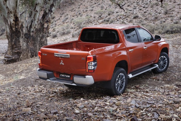 4b2eb6bd-2019-mitsubishi-l200-pickup-unveiled-31