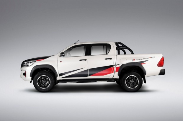 hilux_grs-2-1241x827